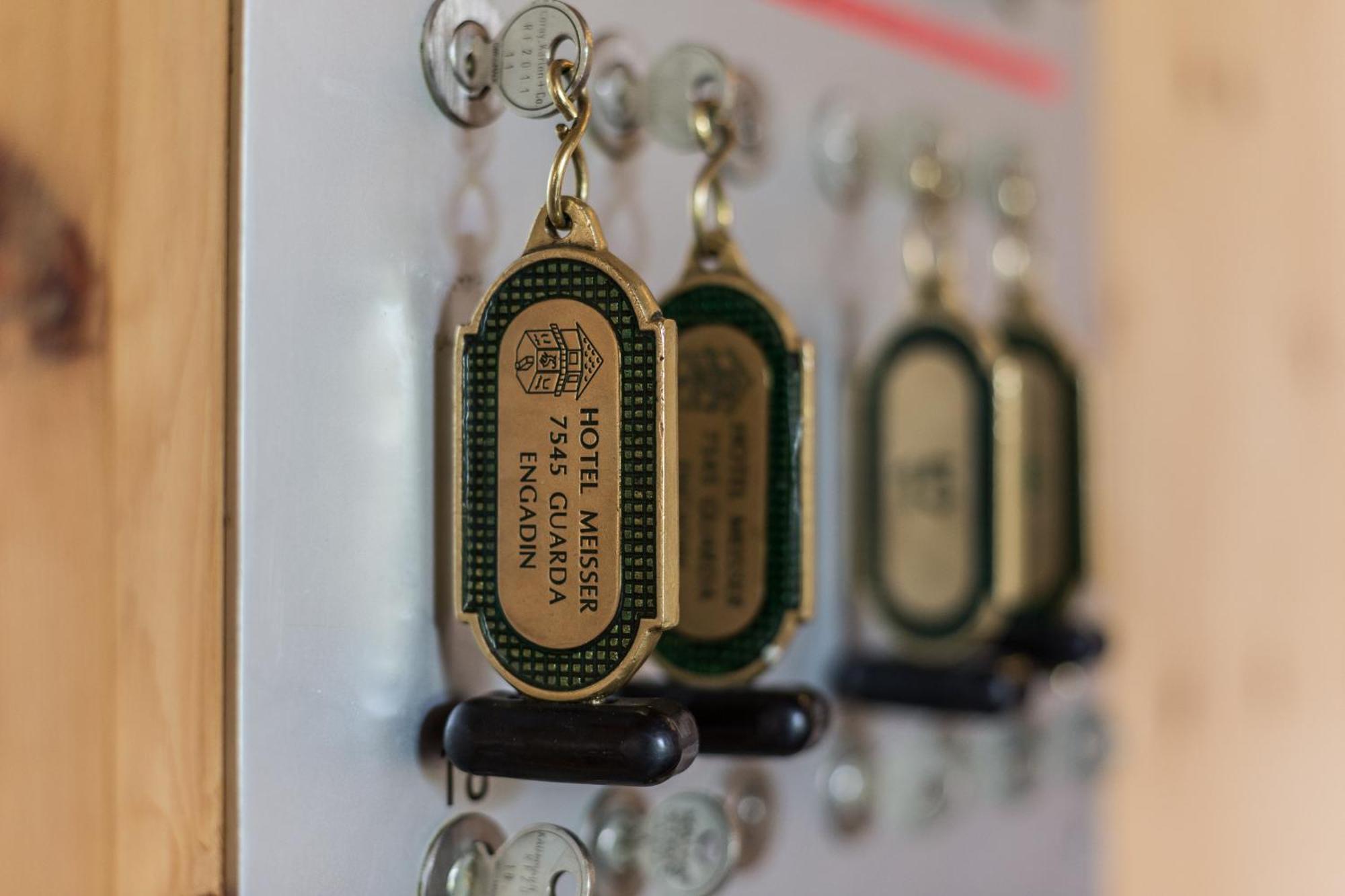Meisser Hotel "Superior" Guarda Zewnętrze zdjęcie